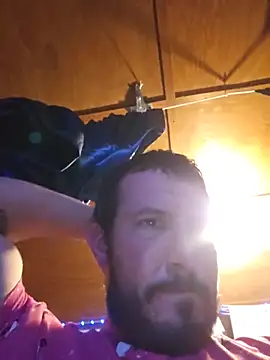UncutHammer69 Show Webcam