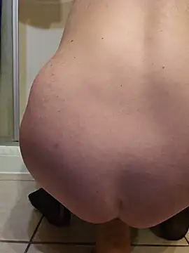 UncutHammer69's Webcam Show