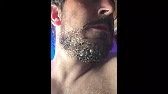 UncutHammer69's Webcam Show