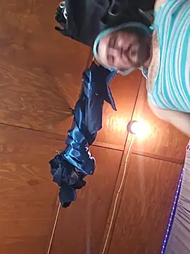 Pokazy przed kamerką – UncutHammer69