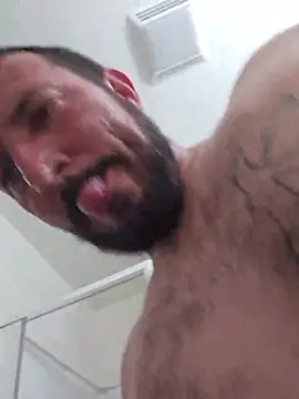 UncutHammer69 Show Webcam