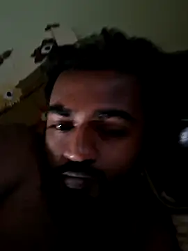 BlackHairy_man Show Webcam