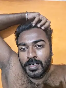 BlackHairy_man: διαδικτυακό σόου στην κάμερα