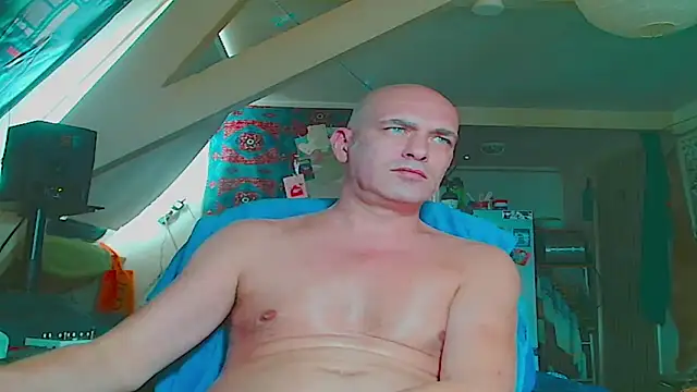 maxhard77's Webcam Show