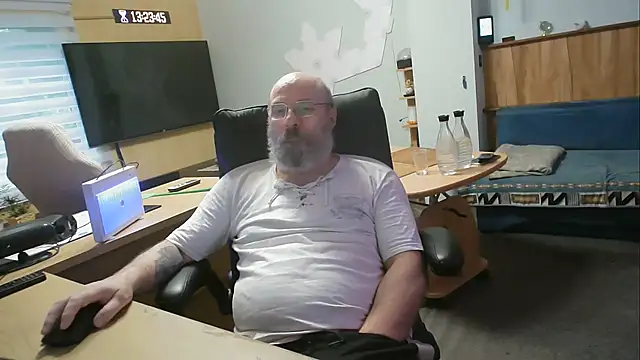 thomber1234's Webcam Show