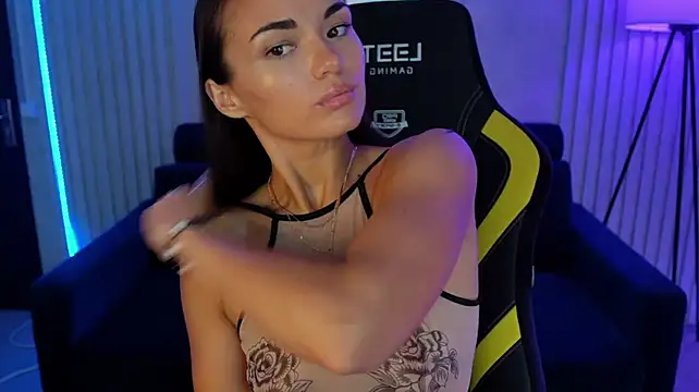 Show modela AsaAkiraa na web-kameri