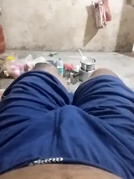 הופעת וובקאם של bigh96dik