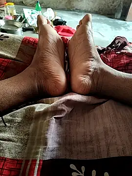 BigFeet96: διαδικτυακό σόου στην κάμερα