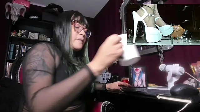MeGoddesSara – Naživo XXX chat