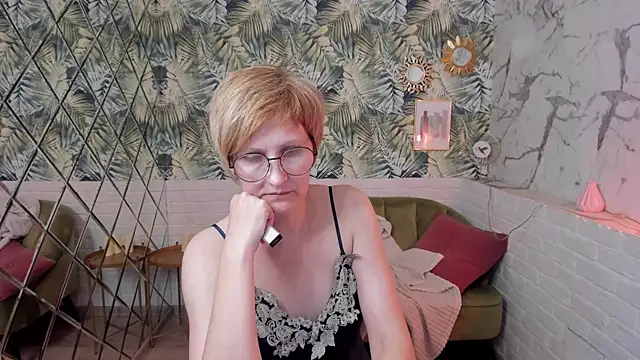 Show modela Paris_Cherry na web-kameri