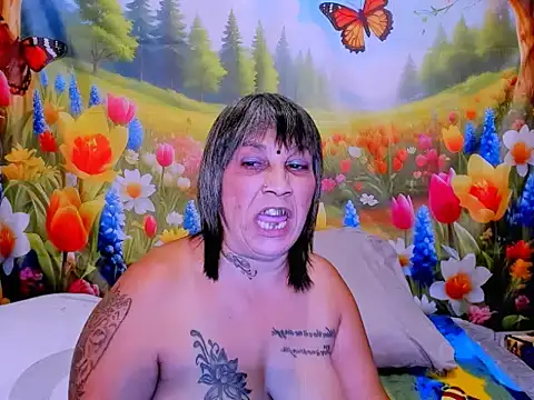 indianroxy's Live XXX Chat