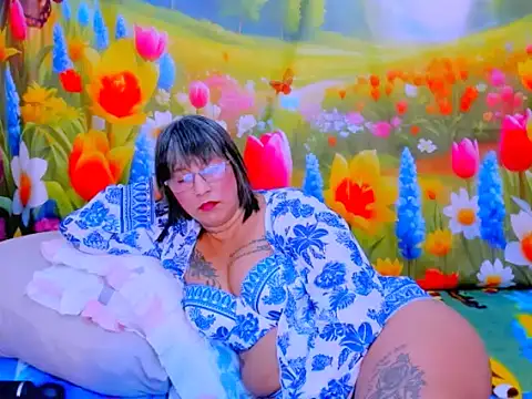 Chat +18 de indianroxy ao vivo
