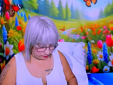 צ'אט XXX בשידור חי של indianroxy