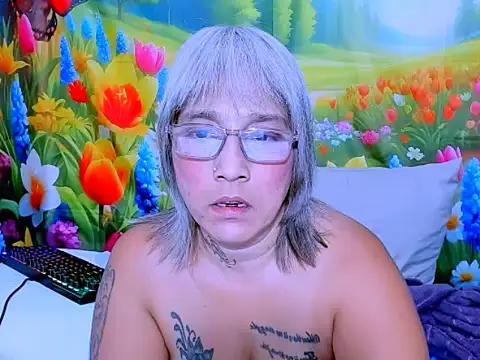 indianroxy's Live XXX Chat