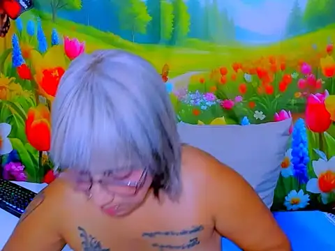 indianroxy's Live XXX Chat