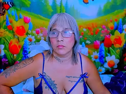 צ'אט XXX בשידור חי של indianroxy