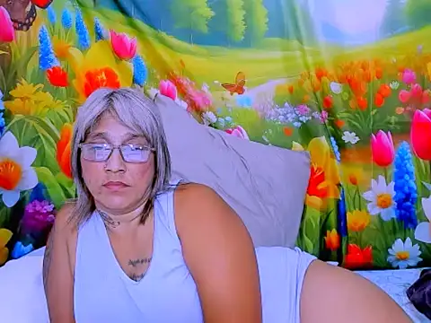 indianroxy live XXX chat
