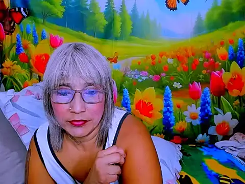 indianroxy's Live XXX Chat