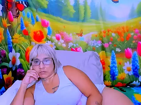 indianroxy's Live XXX Chat
