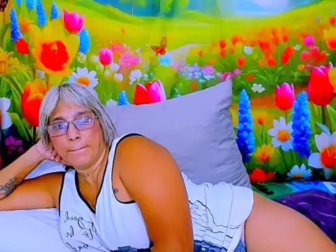 indianroxy's Live XXX Chat
