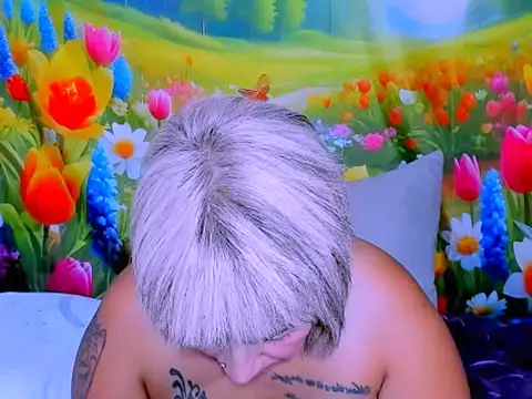 indianroxy's Live XXX Chat