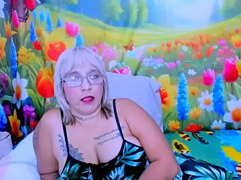 XXX chat uživo modela indianroxy