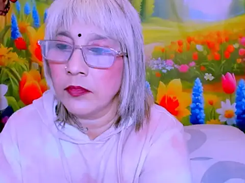 indianroxy Chat XXX live