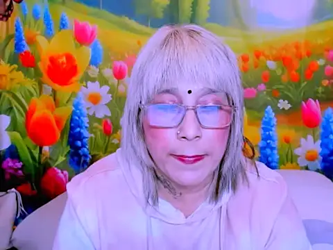 indianroxy Adlı Modelin Canlı XXX Sohbeti