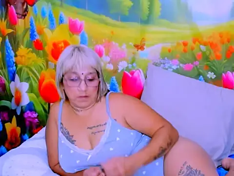 indianroxy's Live XXX Chat