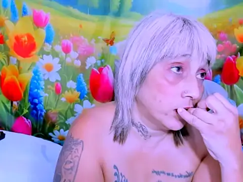 indianroxy's Live XXX Chat