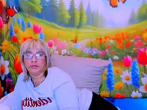 indianroxy's Live XXX Chat
