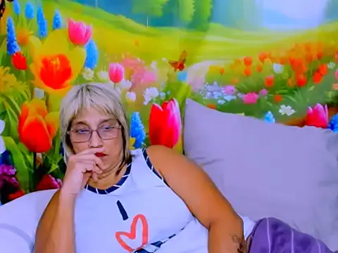 indianroxy: διαδικτυακό σόου στην κάμερα