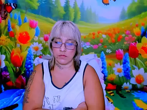 Chat +18 de indianroxy ao vivo