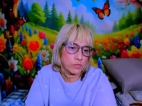 צ'אט XXX בשידור חי של indianroxy