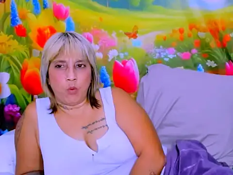 XXX chat uživo modela indianroxy