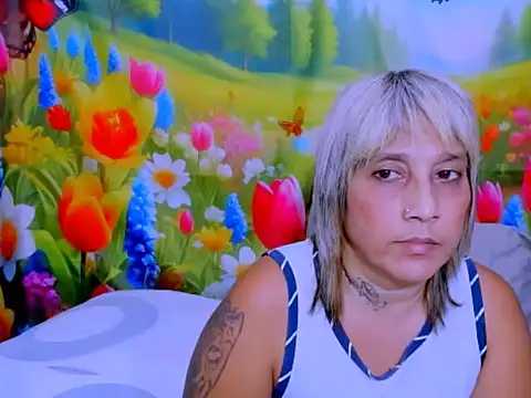 indianroxy's Live XXX Chat
