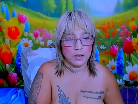 indianroxy Adlı Modelin Canlı XXX Sohbeti