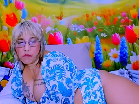 indianroxy live XXX chat