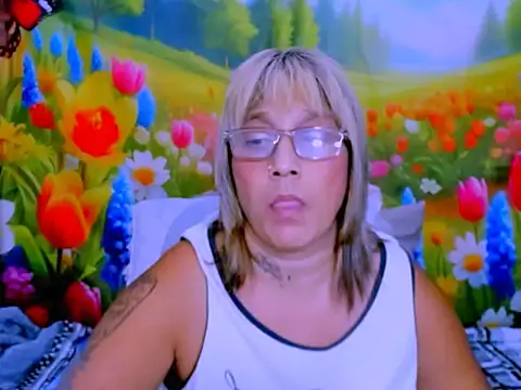 indianroxy Adlı Modelin Canlı XXX Sohbeti