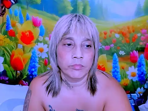 indianroxy's Live XXX Chat