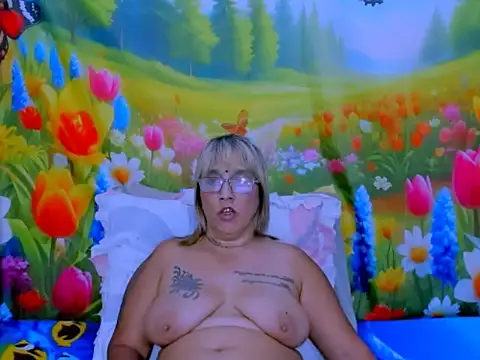indianroxy's Live XXX Chat