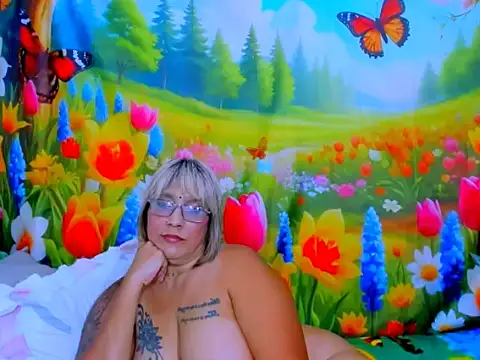 indianroxy Adlı Modelin Canlı XXX Sohbeti
