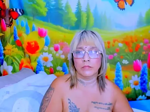 Chat +18 de indianroxy ao vivo
