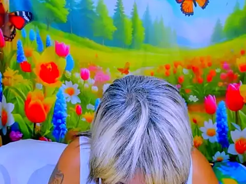indianroxy's Live XXX Chat