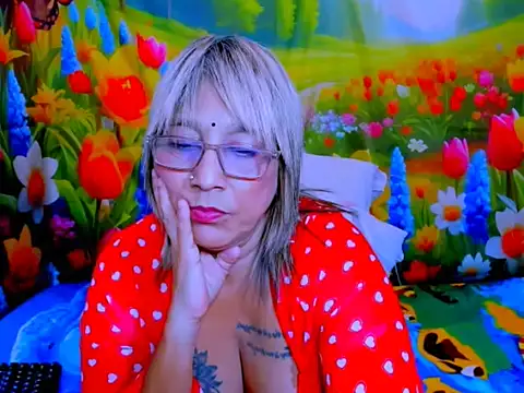 indianroxy's Live XXX Chat
