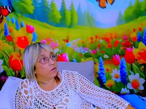 indianroxy's Live XXX Chat
