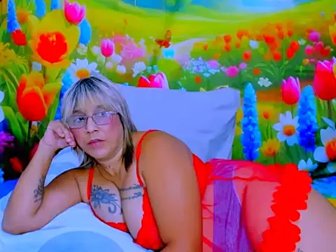 indianroxy Chat XXX live