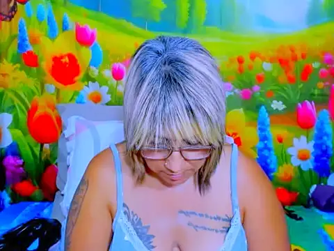دردشة indianroxy الجنسية المباشرة
