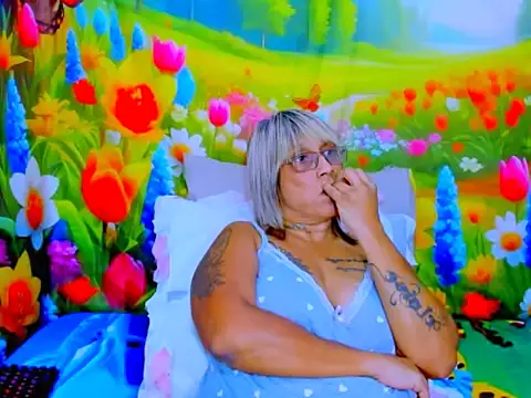 indianroxy XXX чат на живо
