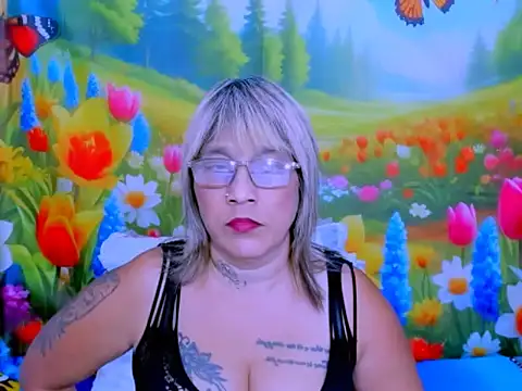 indianroxy's Live XXX Chat